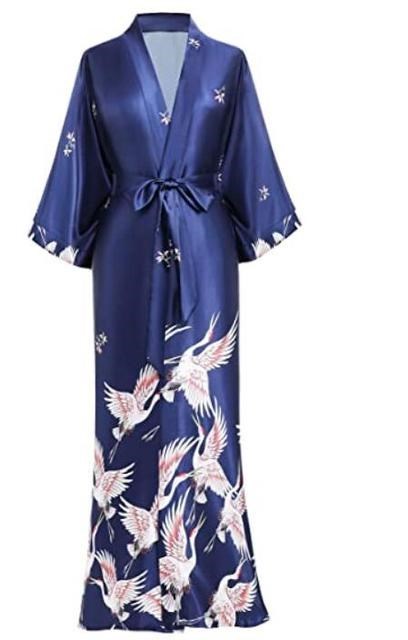 Pyjamas/Nightwear/Bathrobes