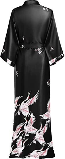 Pyjamas/Nightwear/Bathrobes